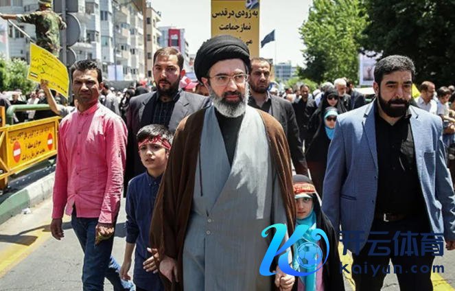 穆杰塔巴毁容且双腿受重伤？伊朗回复